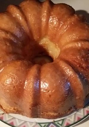 A picture of Key Lime Pound Cake.