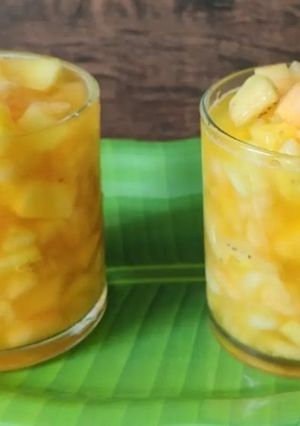 A picture of Mixed fruit sarbath.