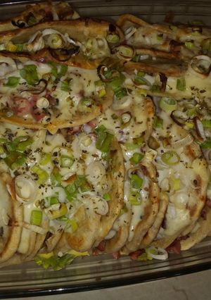 Una foto de Quesadilla con Salchichas y Salsa Bechamel!