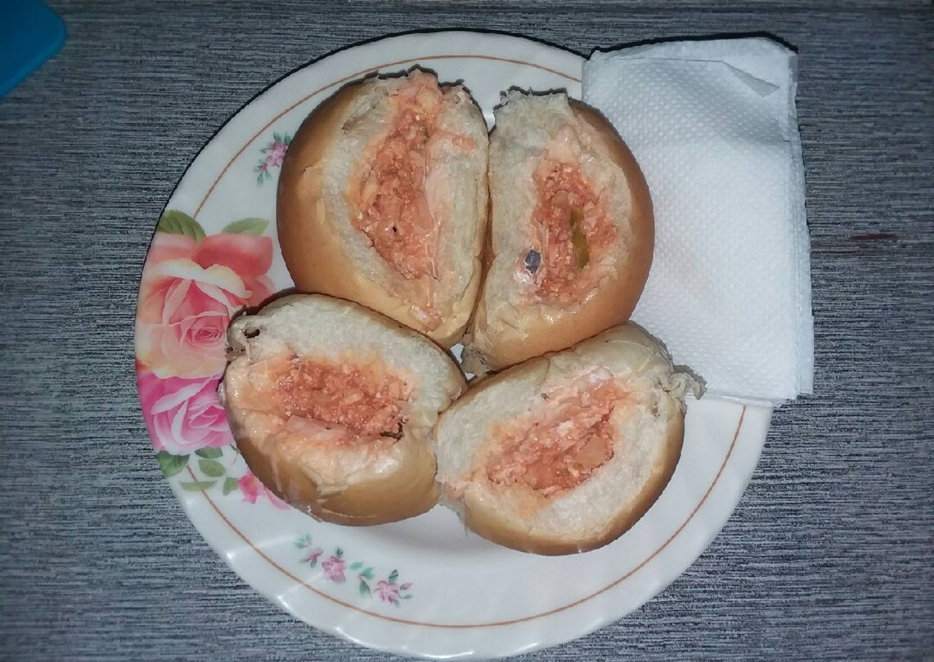 Pan Francés relleno de pollo enlatado...🇸🇻