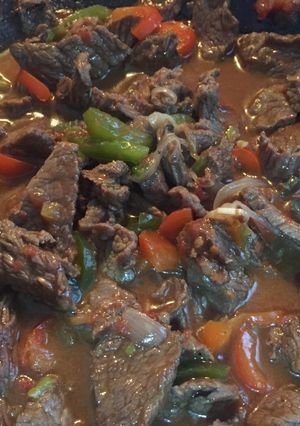 Una foto de Carne Con Vegetales en salsa #lacocinadegiri