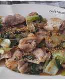 Pollo con pak choi