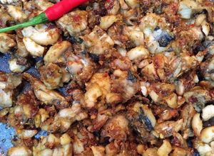 Hình của món Ếch xào xả ớt.