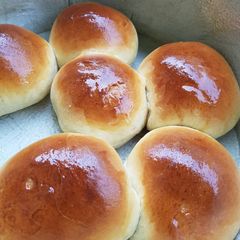 A picture of Dinner Rolls.