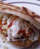 Pan🥐 turco relleno con milanesas de berenjena🍆 y calabacín🌮