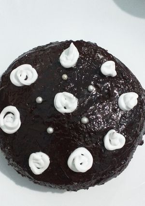 सूजी का चॉकलेट केक (Suji ka chocolate cake recipe in hindi) रेसिपी मुख्य फोटो