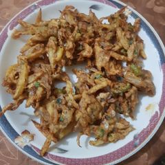 A picture of Crispy Lacha Pakora.