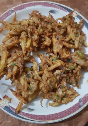 A picture of Crispy Lacha Pakora.