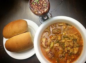 Una foto de Mondongo y Rabito de Puerco Salado