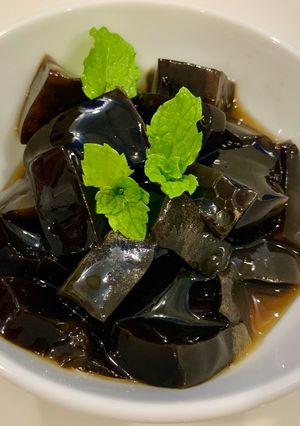 Hình của món Cao quy linh.