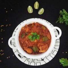 A picture of Karahi(Kadhai) Chicken.