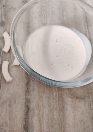 A picture of Coconut milk.