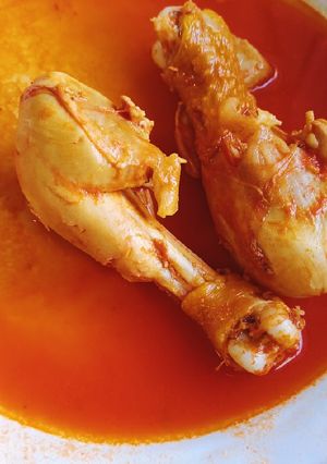 Una foto de Pollo en guajillo 😋