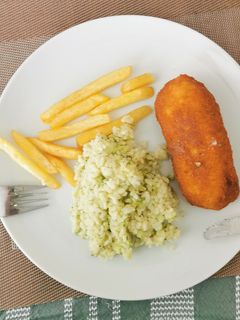 Rántott töltött csirkemell recept fotója