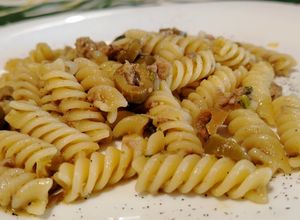 Foto di Fusilli con Tonno e Olive Verdi