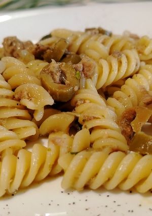 Foto di Fusilli con Tonno e Olive Verdi