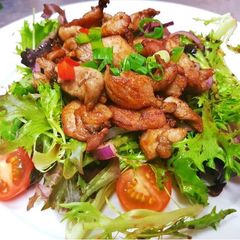 A picture of #salads#Salad with chicken.