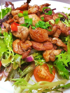 A picture of #salads#Salad with chicken.