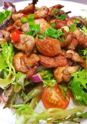 A picture of #salads#Salad with chicken.