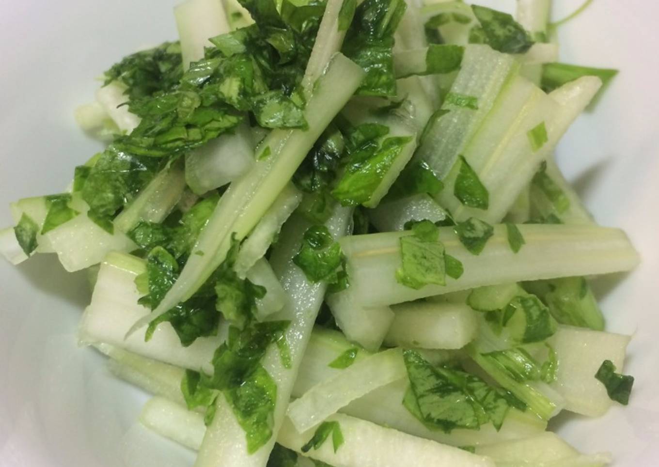 #10 salad with celery and pear