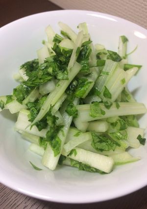 A picture of #10 salad with celery and pear.