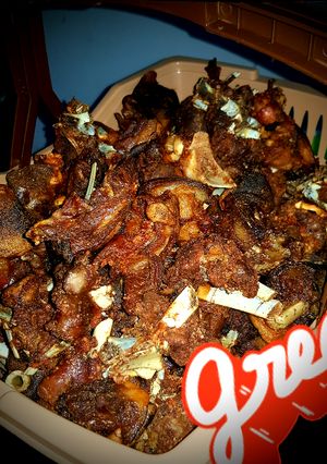 A picture of Fried goat meat.