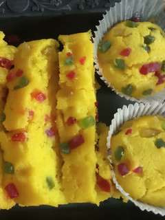 ब्रिटानिया केक होममेड (Britannia cake homemade reicpe in Hindi) रेसिपी मुख्य फोटो