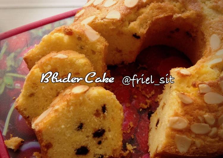 Bluder Cake with almond slice