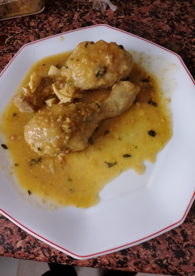 Una foto de Pollo a la Pepitoria