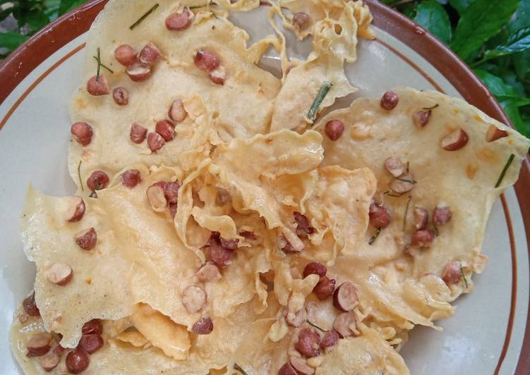 Peyek kacang....kremes kremes