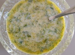 Una foto de Aderezo de yogur natural y cilantro