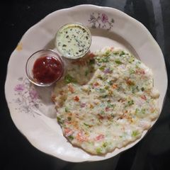 A picture of Suji Uttapam.