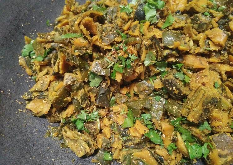 Easiest Way to Prepare Yummy Arbi leaves Rolls