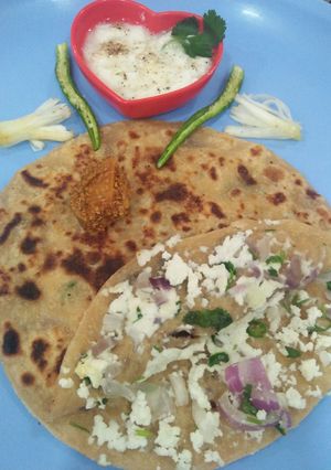पनीर पराठा (Paneer paratha recipe in hindi) रेसिपी मुख्य फोटो