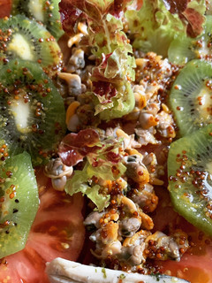Una foto de Ensalada de berberechos y boquerón