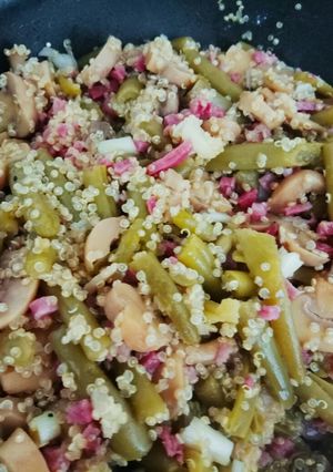 Foto principal de Salteado de verduras, jamón y quinoa!