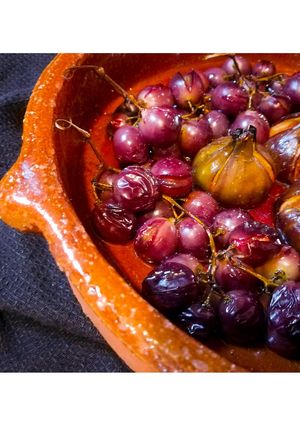 Une photo de Figues et raisins rôtis
