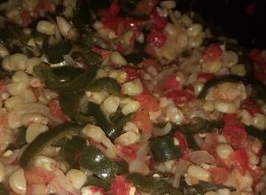 Una foto de Rajitas de poblano con elote litgh