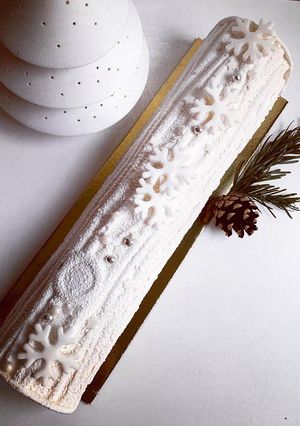 Une photo de ☆Bûche Poire/Vanille☆