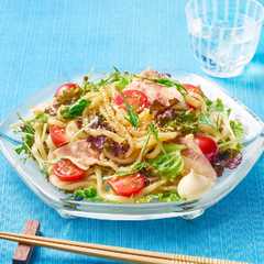 A picture of Spicy Pork Shabu Salad Udon.