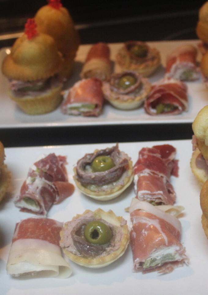 Una foto de Magdalenas con paté