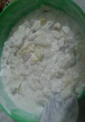 A picture of Creamy fruit chat.