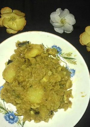 নারকেল কোরা দিয়ে বাঁধা (narkel kora diye bandha recipe in Bengali) রেসিপির প্রধান ছবি
