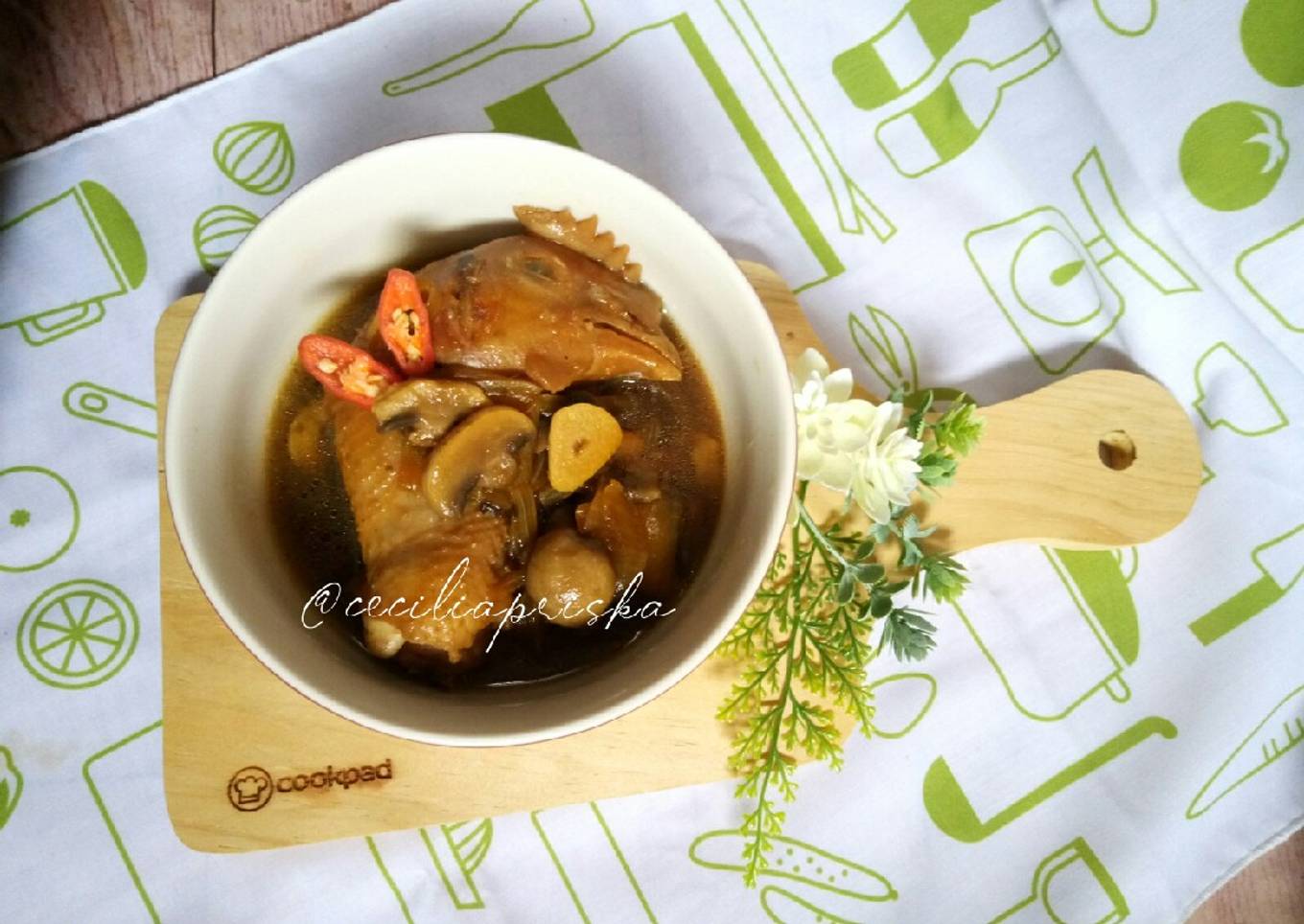 Kepala ayam Jamur Kancing Kuah Kecap