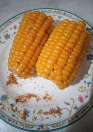 A picture of Spicy corn on the cob.