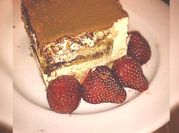 Una foto de tiramisu con cognac