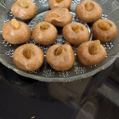 A picture of Parle G balls.