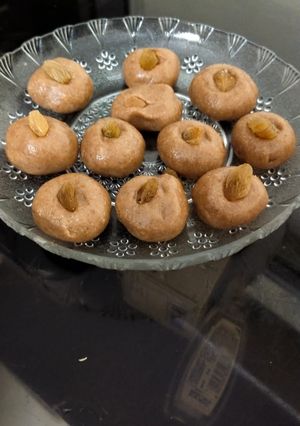 A picture of Parle G balls.