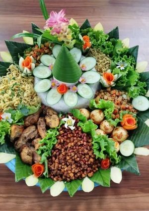 Foto resep Tumpeng Komplit Nasi Gurih