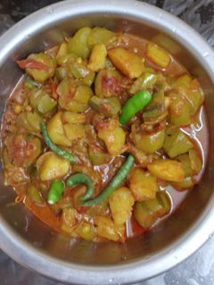 আলু পটলের ডালনা (alu potoler dalna recipe in Bengali) রেসিপির প্রধান ছবি